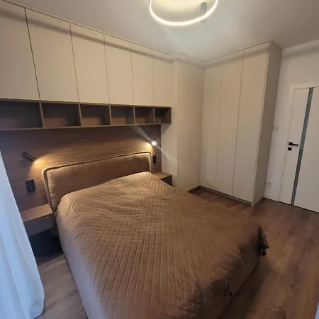 Praga Prestige Apartment, Balcony And Garage