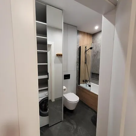 Praga Prestige Apartment, Balcony And Garage * 华沙